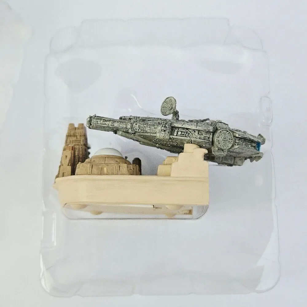 Star Wars Hallmark Keepsake Ornament Millennium Falcon The Adventure Begins